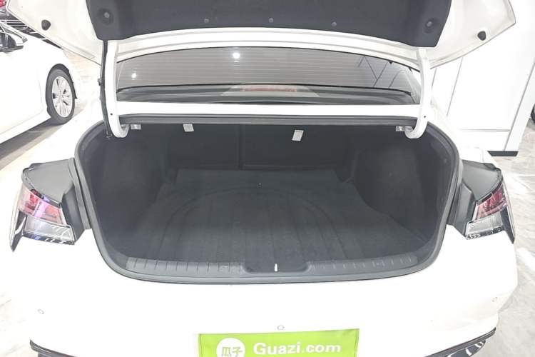 Used Hyundai Elantra 2021 1.5L CVT TOP Flagship Edition Trunk