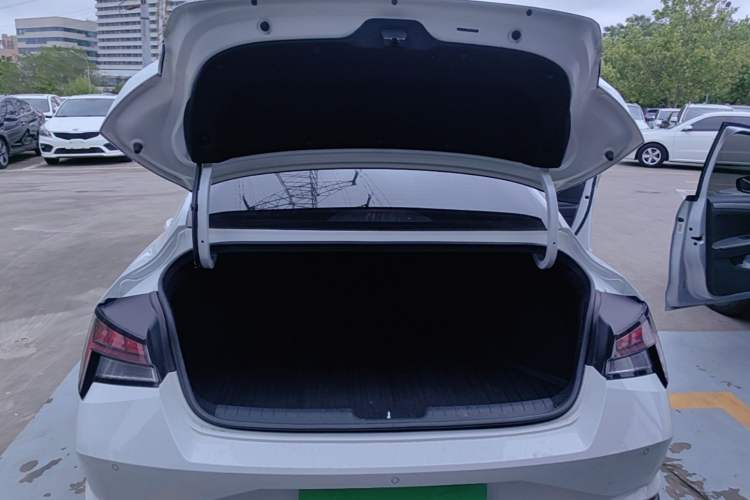 Used Hyundai Elantra 2021 1.5L CVT GLX Elite Edition Trunk