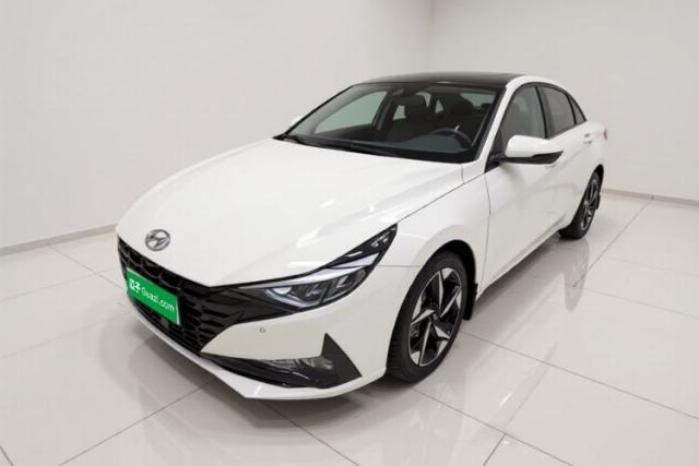 Ojetý Hyundai Elantra 2021 1.5L CVT LUX Prestige Edition