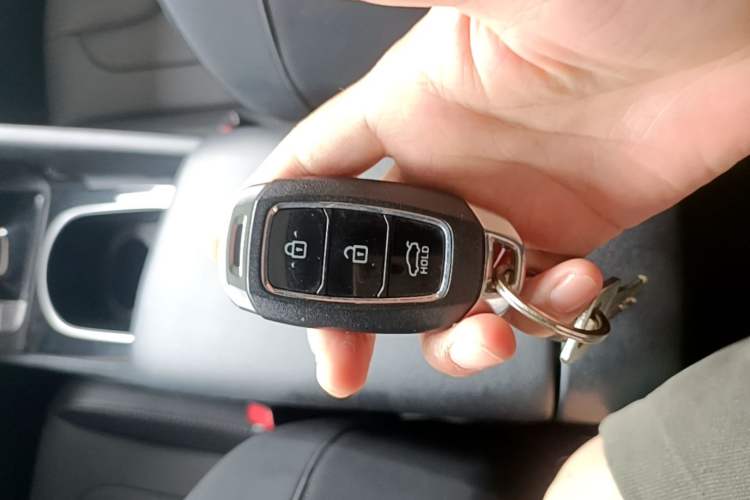 Used Hyundai Elantra 2021 1.5L CVT GLX Elite Edition Vehicle Key