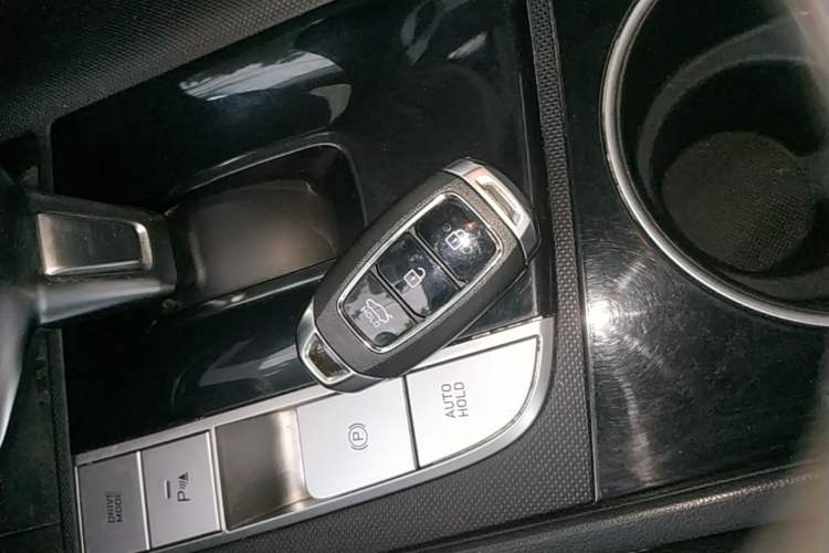 Used Hyundai Elantra 2021 1.5L CVT LUX Prestige Edition Vehicle Key