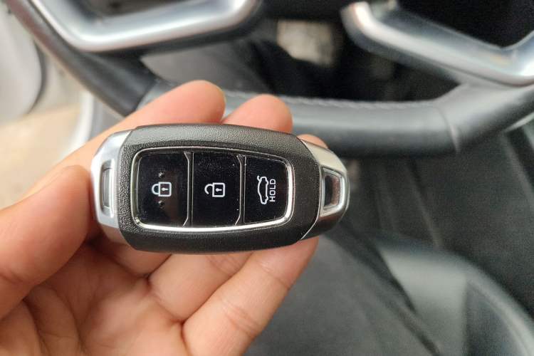 Used Hyundai Elantra 2021 1.5L CVT LUX Prestige Edition Vehicle Key