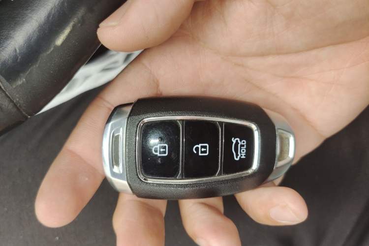 Used Hyundai Elantra 2021 1.5L CVT LUX Prestige Edition Vehicle Key