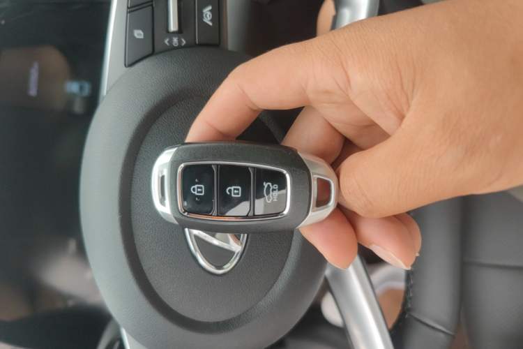 Used Hyundai Elantra 2021 1.5L CVT GLX Elite Edition Vehicle Key