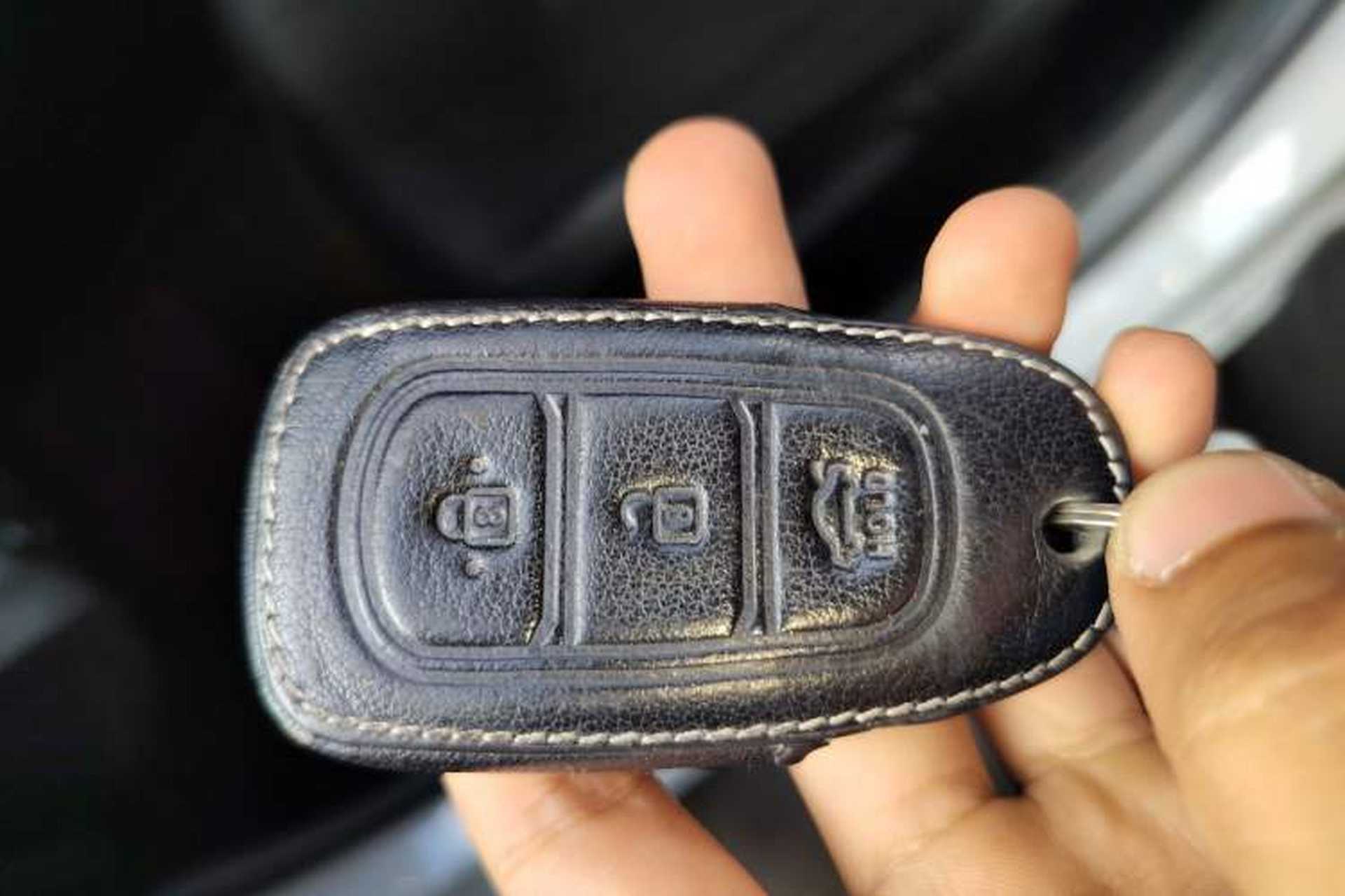 Used Hyundai Elantra 2021 1.5L CVT GLX Elite Edition Vehicle Key