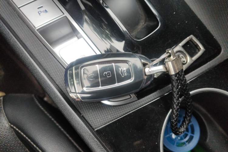 Used Hyundai Elantra 2021 1.5L CVT LUX Prestige Edition Vehicle Key