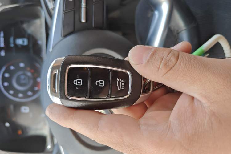 Used Hyundai Elantra 2021 1.5L CVT GLX Elite Edition Vehicle Key