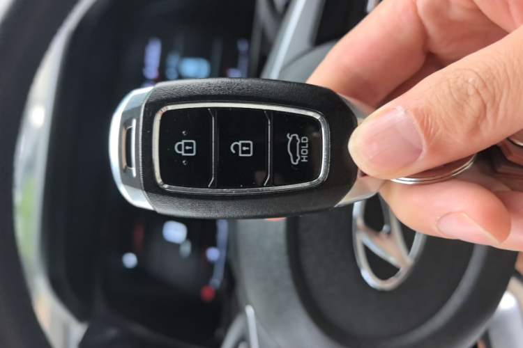 Used Hyundai Elantra 2021 1.5L CVT GLX Elite Edition Vehicle Key