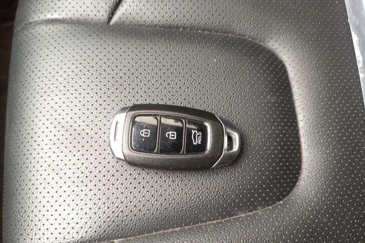 Used Hyundai Elantra 2021 1.5L CVT GLX Elite Edition Vehicle Key