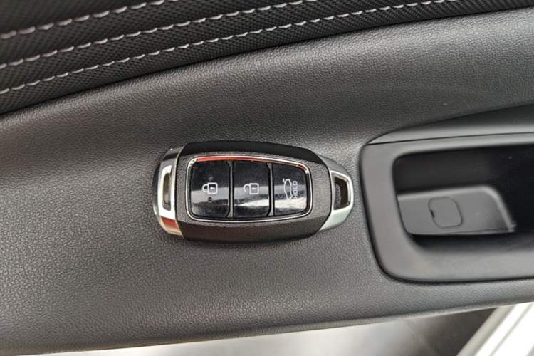 Used Hyundai Elantra 2021 1.5L CVT GLX Elite Edition Vehicle Key
