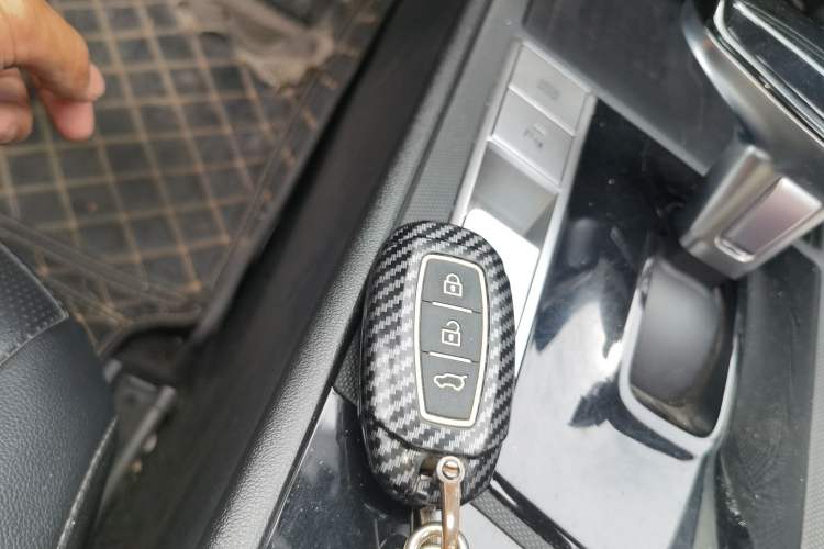 Used Hyundai Elantra 2021 1.5L CVT LUX Prestige Edition Vehicle Key