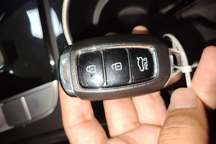 Used Hyundai Elantra 2021 1.5L CVT LUX Prestige Edition Vehicle Key