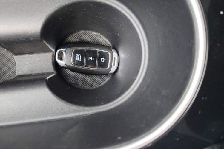 Used Hyundai Elantra 2021 1.5L CVT LUX Prestige Edition Vehicle Key