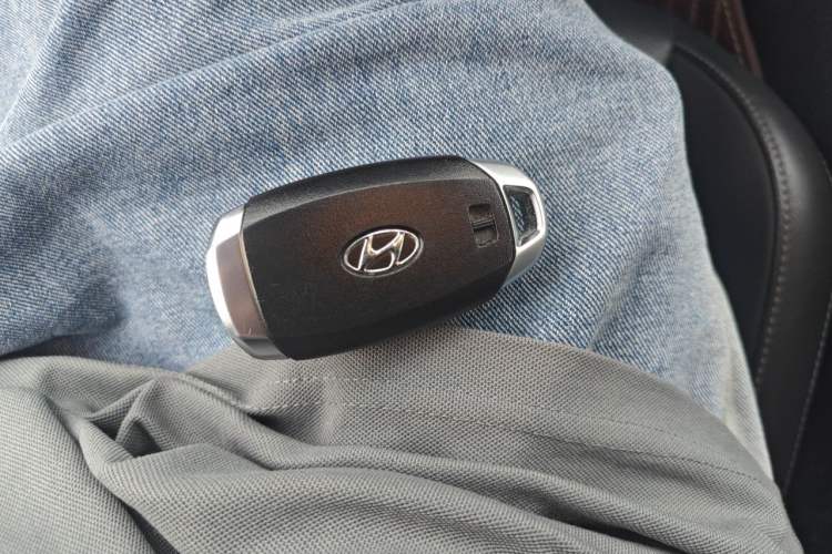 Used Hyundai Elantra 2021 1.5L CVT GLX Elite Edition Vehicle Key