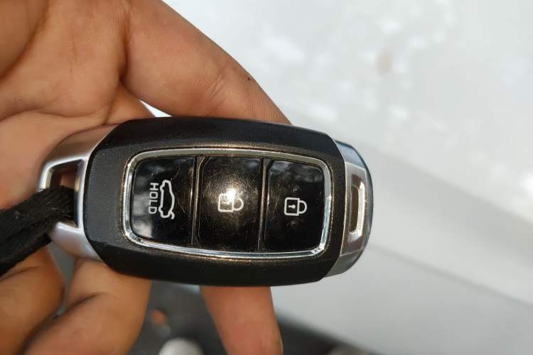 Used Hyundai Elantra 2021 1.5L CVT LUX Prestige Edition Vehicle Key