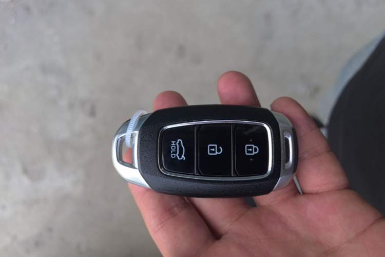 Used Hyundai Elantra 2021 1.5L CVT LUX Prestige Edition Vehicle Key