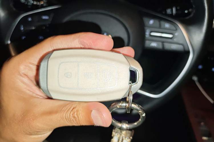 Used Hyundai Elantra 2021 1.5L CVT LUX Prestige Edition Vehicle Key