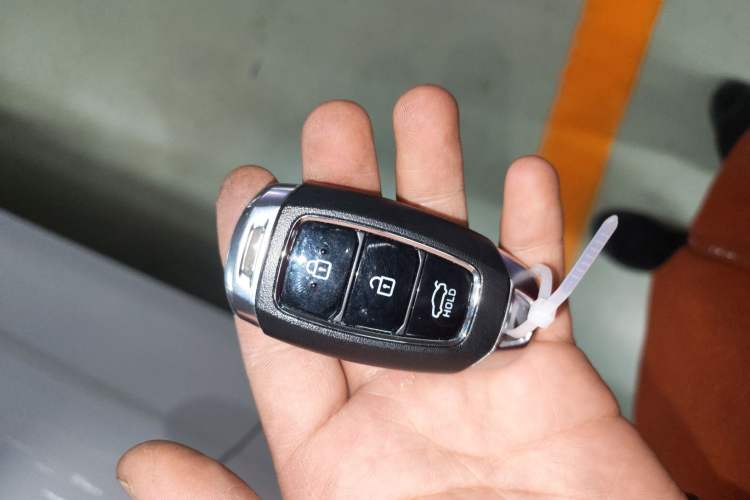 Used Hyundai Elantra 2021 1.5L CVT GLX Elite Edition Vehicle Key