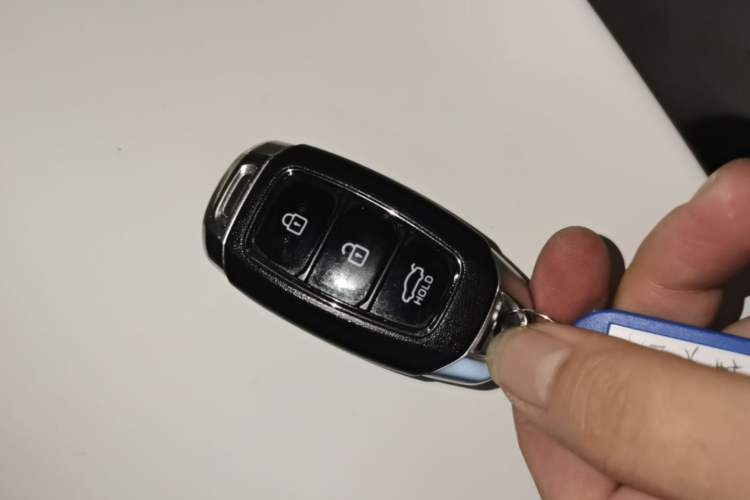 Used Hyundai Elantra 2021 1.5L CVT GLX Elite Edition Vehicle Key