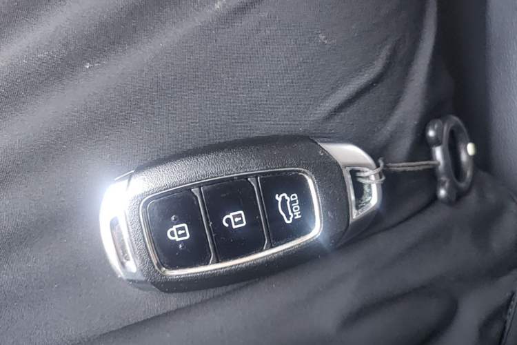 Used Hyundai Elantra 2021 1.5L CVT GLX Elite Edition Vehicle Key