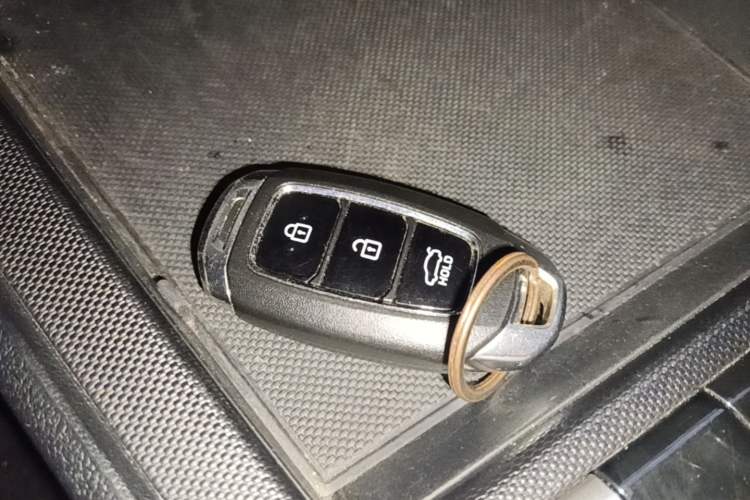 Used Hyundai Elantra 2021 1.5L CVT GLX Elite Edition Vehicle Key