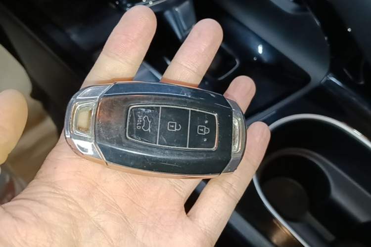 Used Hyundai Elantra 2021 1.5L CVT LUX Prestige Edition Vehicle Key