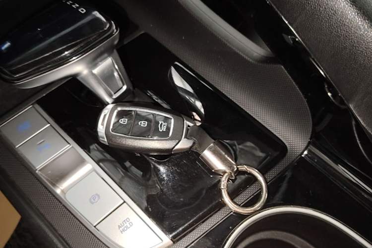 Used Hyundai Elantra 2021 1.5L CVT GLX Elite Edition Vehicle Key