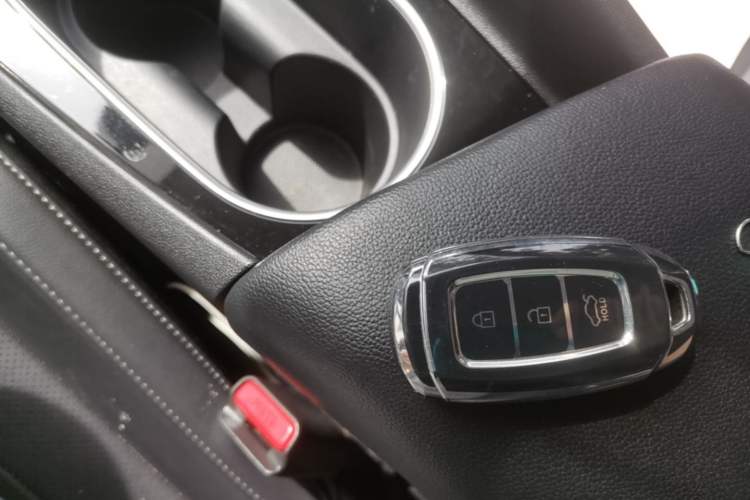 Used Hyundai Elantra 2021 1.5L CVT LUX Prestige Edition Vehicle Key