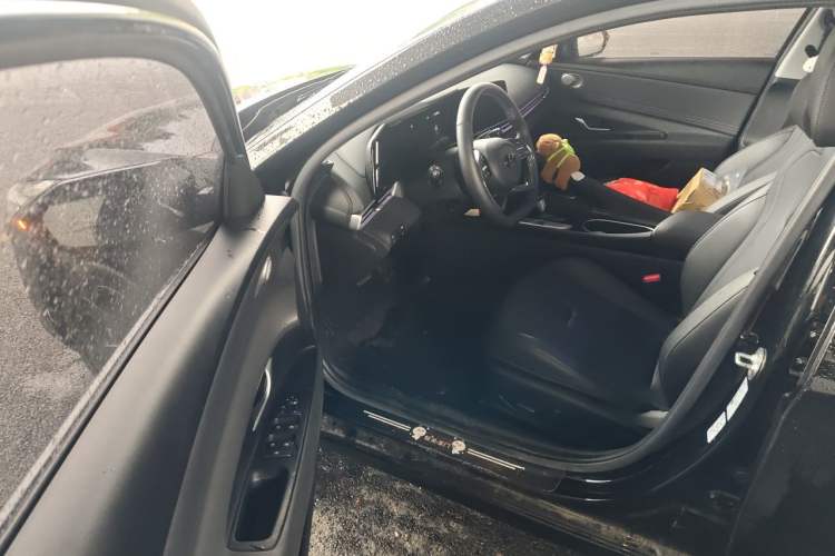 Used Hyundai Elantra 2022 240TGDi DCT GLX Black Knight Limited Edition Driver Seat
