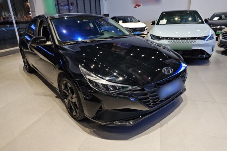 Used Hyundai Elantra 2022 1.5L CVT LUX Black Knight Limited Edition Exterior 2