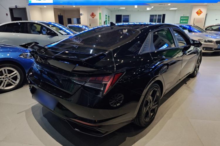 Used Hyundai Elantra 2022 1.5L CVT LUX Black Knight Limited Edition Exterior 3