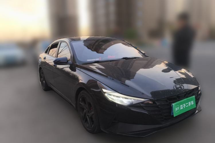 Used Hyundai Elantra 2022 1.5L CVT LUX Black Knight Limited Edition Front Right 45 Deg