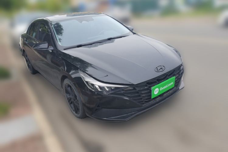 Used Hyundai Elantra 2022 1.5L CVT LUX Black Knight Limited Edition Front Right 45 Deg