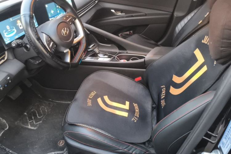 Used Hyundai Elantra 2022 1.5L CVT LUX Black Knight Limited Edition Left Front Seat