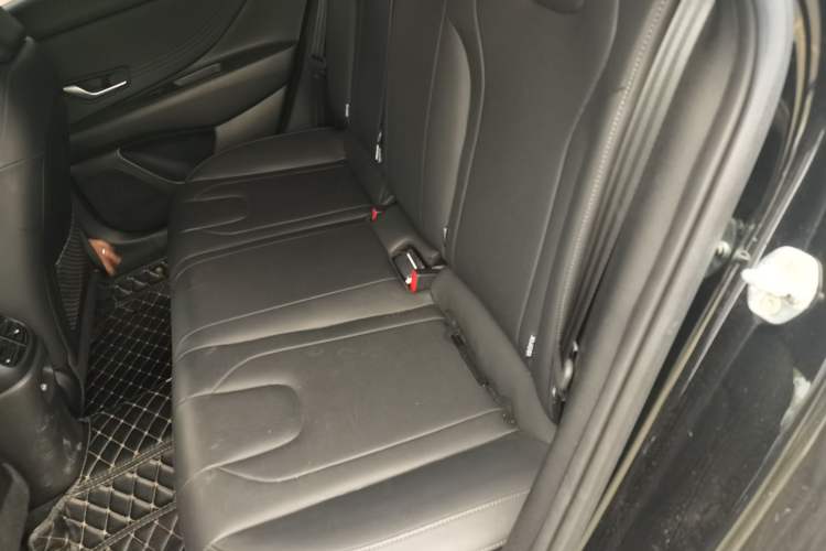 Used Hyundai Elantra 2022 1.5L CVT LUX Black Knight Limited Edition Left Rear Seat