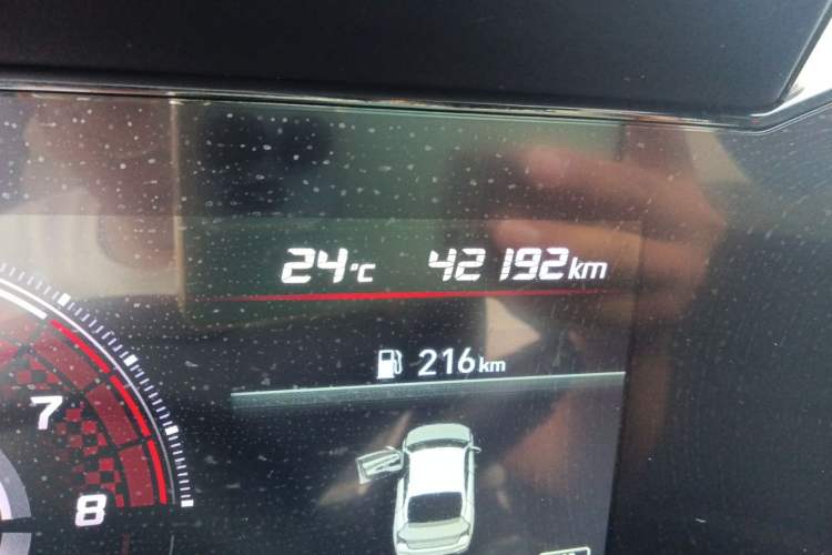 Used Hyundai Elantra 2022 1.5L CVT LUX Prestige Edition Odometer Close Up