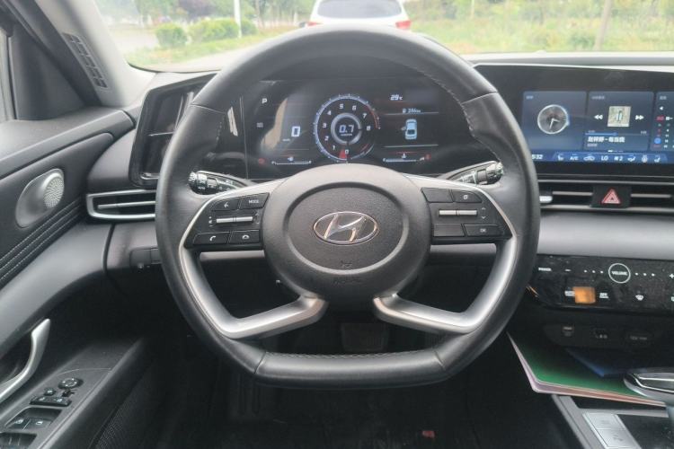Used Hyundai Elantra 2022 1.5L CVT GLX Elite Edition Steering Wheel