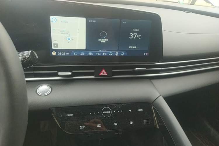 Used Hyundai Elantra 2022 1.5L CVT GLX Elite Edition Audio And AC Panel