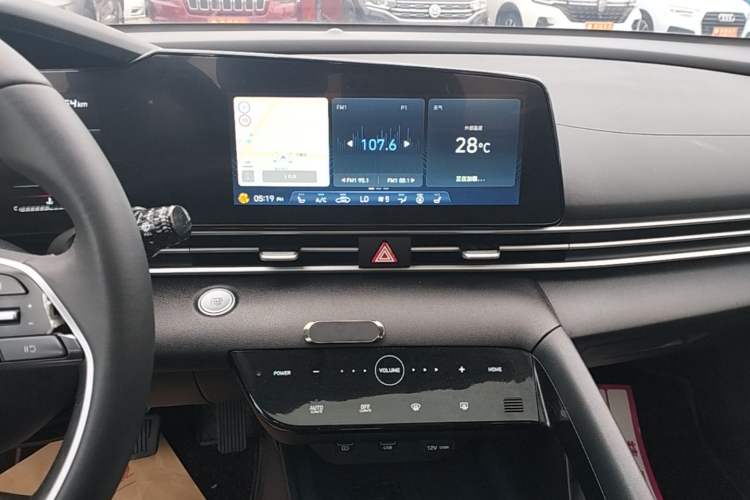 Used Hyundai Elantra 2022 1.5L CVT LUX Prestige Edition Audio And AC Panel