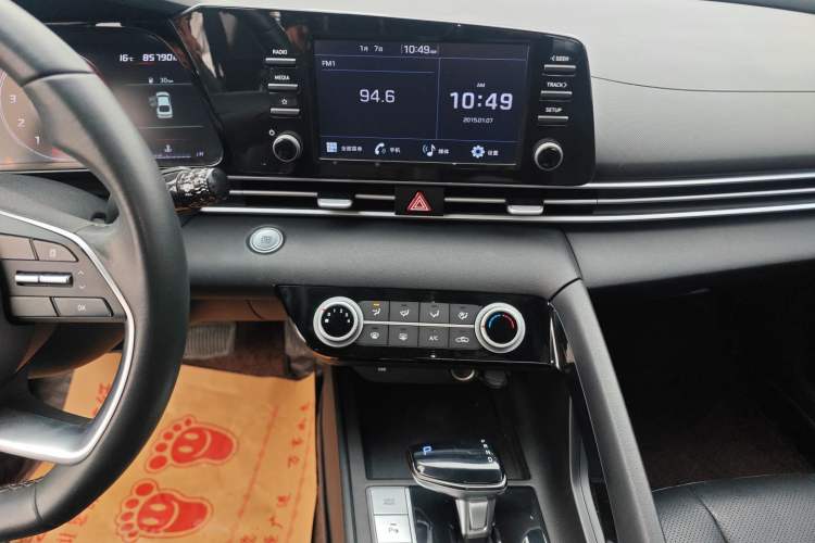 Used Hyundai Elantra 2022 1.5L CVT GLX Elite Edition Audio And AC Panel