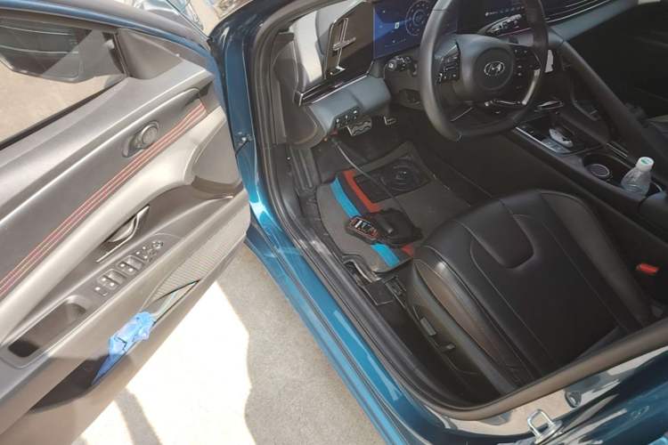 Used Hyundai Elantra 2022 240TGDi DCT LUX Prestige Edition Driver Seat