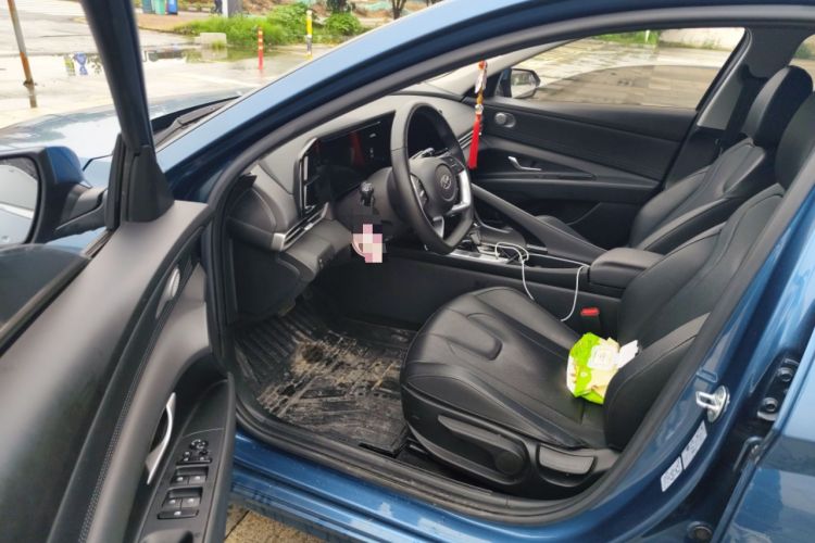 Used Hyundai Elantra 2022 1.5L CVT GLX Elite Edition Driver Seat