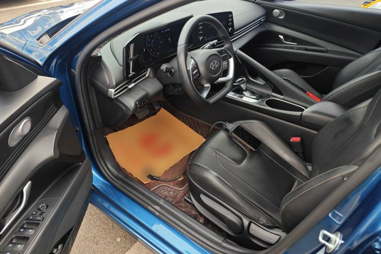 Used Hyundai Elantra 2022 1.5L CVT GLX Elite Edition Driver Seat