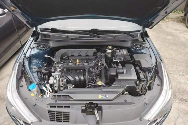 Used Hyundai Elantra 2022 1.5L CVT LUX Prestige Edition Engine Bay