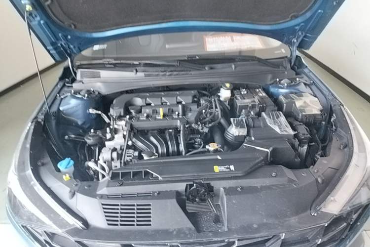 Used Hyundai Elantra 2022 1.5L CVT GLX Elite Edition Engine Bay