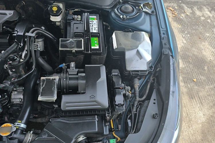Used Hyundai Elantra 2022 1.5L CVT LUX Prestige Edition Engine Bay Left