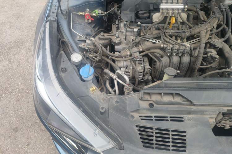 Used Hyundai Elantra 2022 1.5L CVT GLX Elite Edition Engine Bay Right