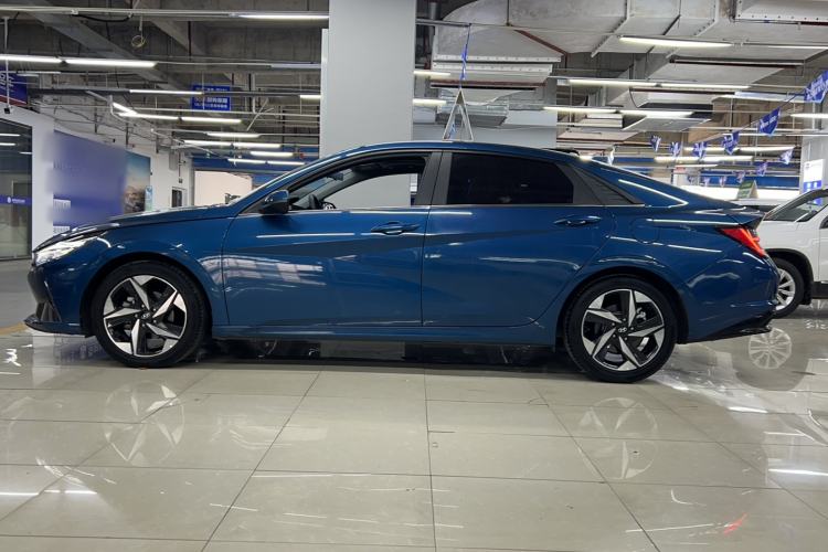 Used Hyundai Elantra 2022 1.5L CVT LUX Prestige Edition Exterior 4