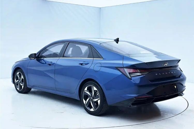 Used Hyundai Elantra 2022 1.5L CVT GLX Elite Edition Exterior 5