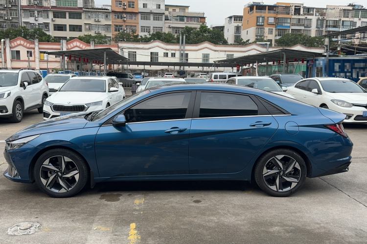 Used Hyundai Elantra 2022 1.5L CVT LUX Prestige Edition Exterior 5